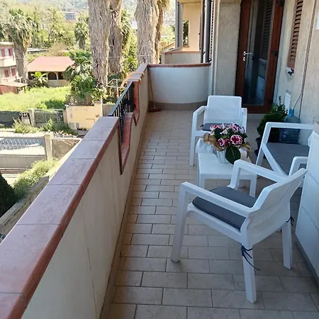 Ammari. - Bilocale. * Gallico